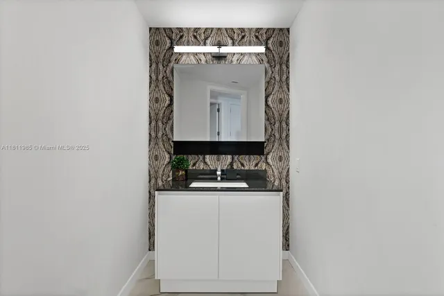 $3,990,000 | 18555 Collins Avenue, Unit 1703, Sunny Isles Beach, FL 33160