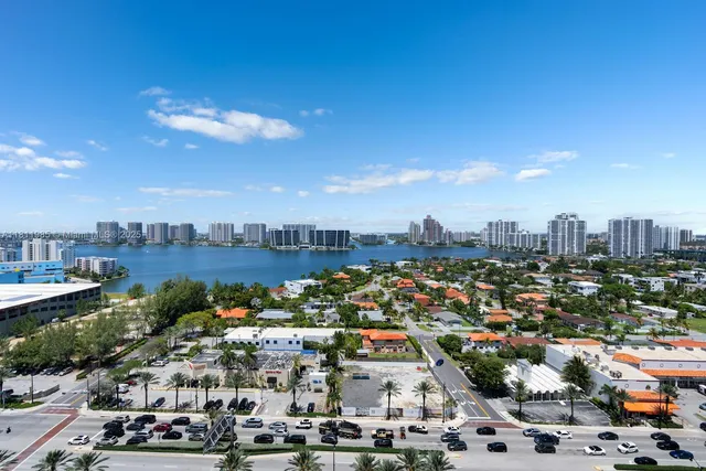 $3,990,000 | 18555 Collins Avenue, Unit 1703, Sunny Isles Beach, FL 33160