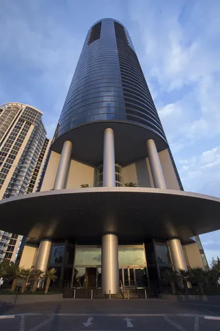 $3,990,000 | 18555 Collins Avenue, Unit 1703, Sunny Isles Beach, FL 33160