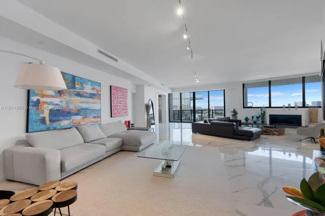 $3,990,000 | 18555 Collins Avenue, Unit 1703, Sunny Isles Beach, FL 33160