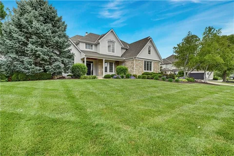 $1,285,000 | 13856 Horton Drive, Overland Park, KS 66223