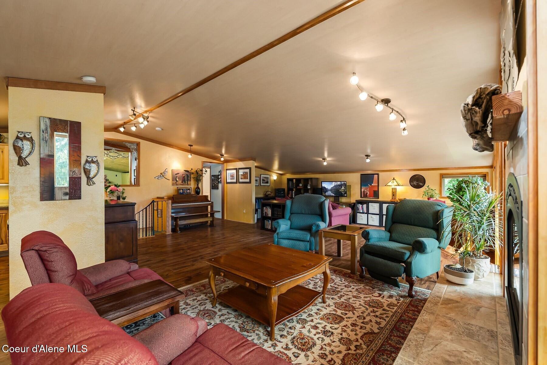 446 Hummingbird Drive Sandpoint, ID 83864 - Photo 12 of 95 Living Room