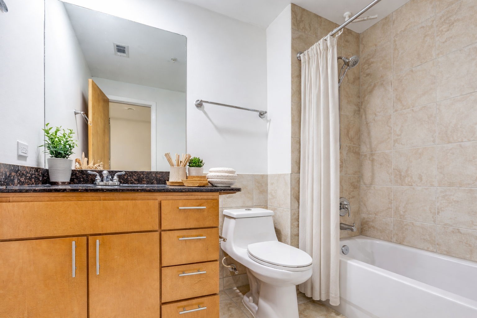 1312 Live Oak Street, Unit 223 Houston, TX 77003 - Photo 21 of 31 This photo has been virtually staged.
