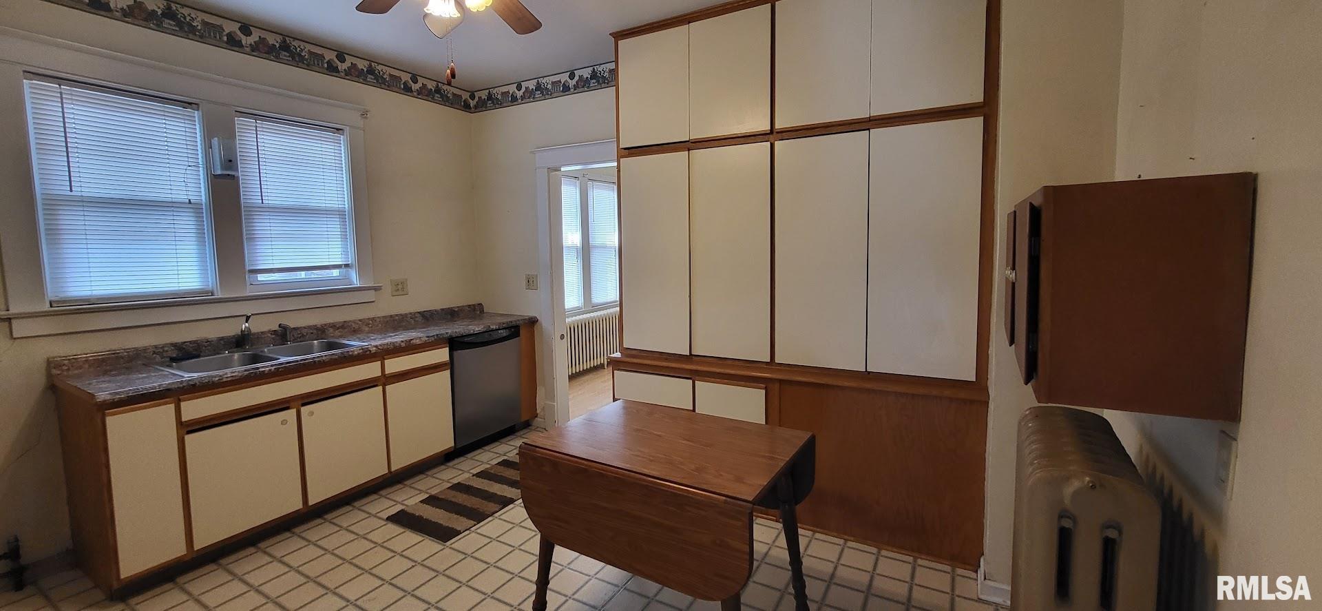 968 East Grove Street Galesburg, IL 61401 - Photo 17 of 44