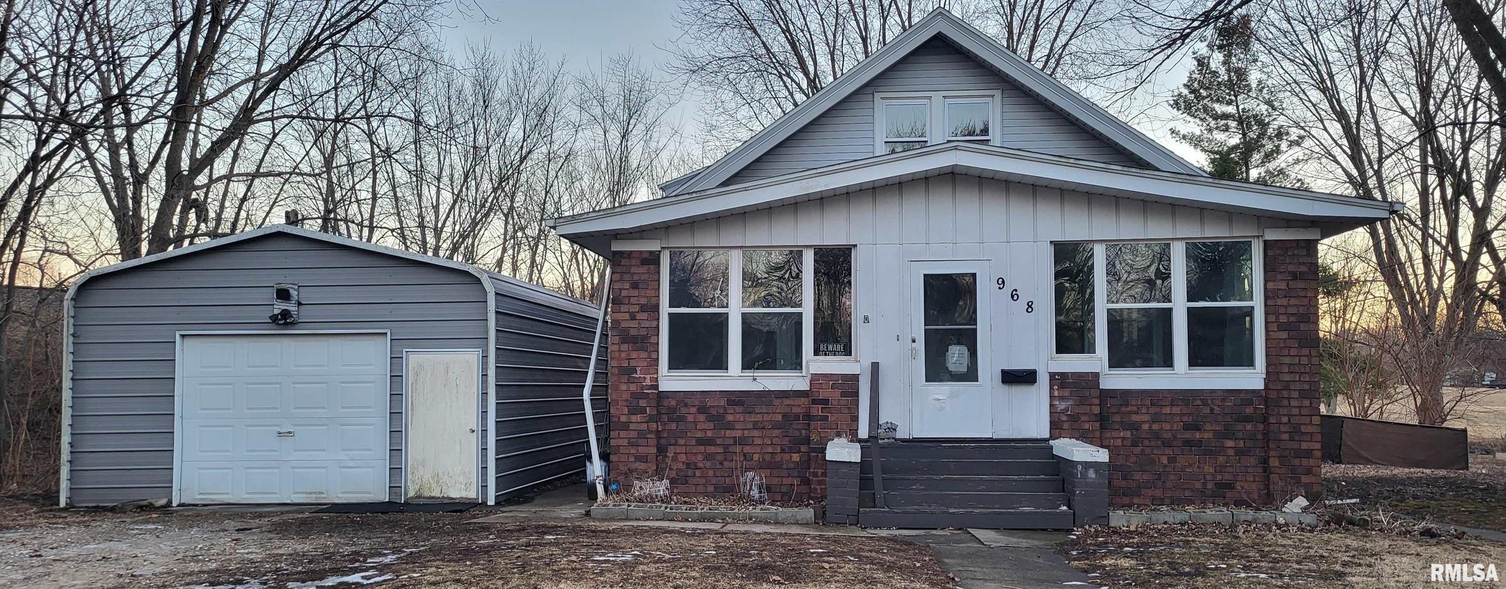 968 East Grove Street Galesburg, IL 61401 - Photo 4 of 44