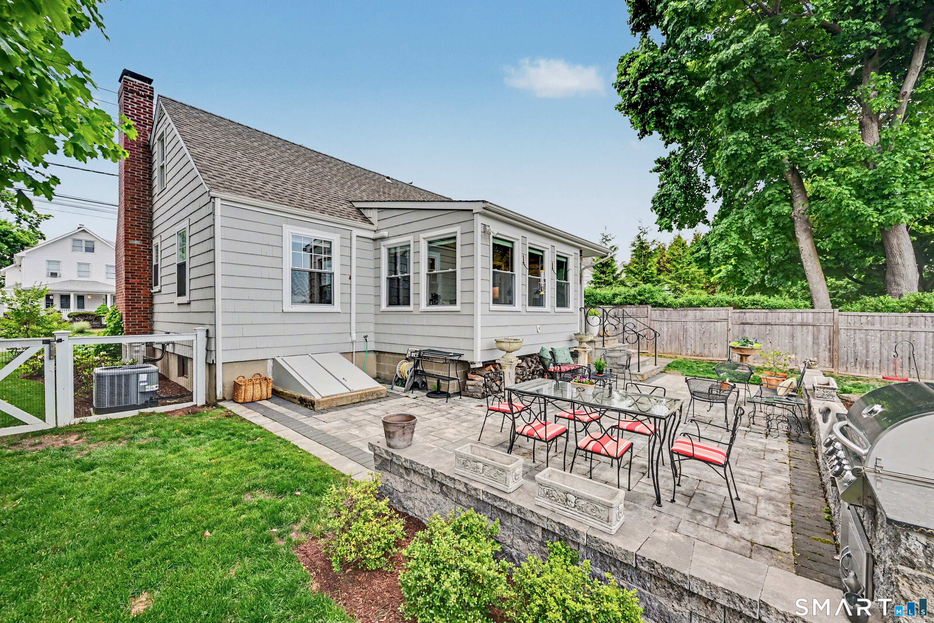 823 Oldfield Road Fairfield, CT 06824 - Photo 20 of 39