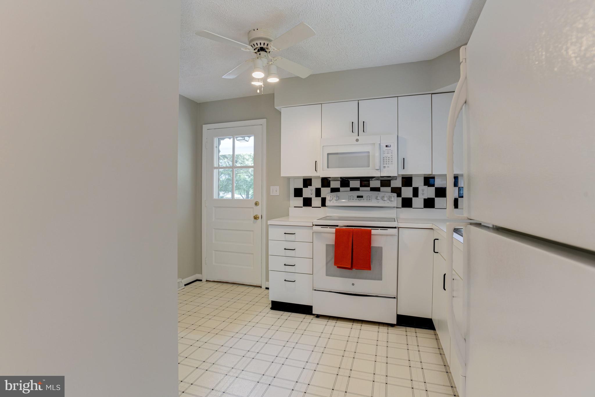 13215 Pine Road Bowie, MD 20720 - Photo 12 of 33 Kitchen