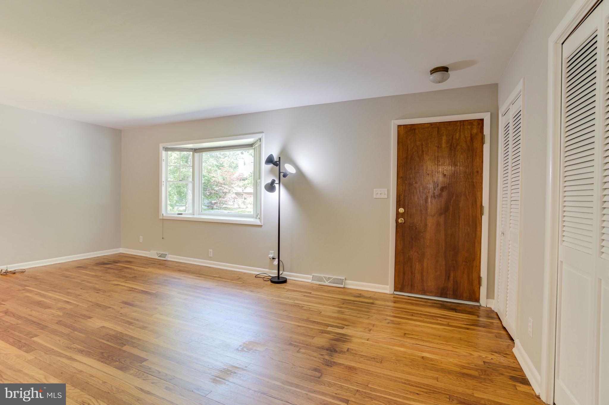 13215 Pine Road Bowie, MD 20720 - Photo 2 of 33 Living Room
