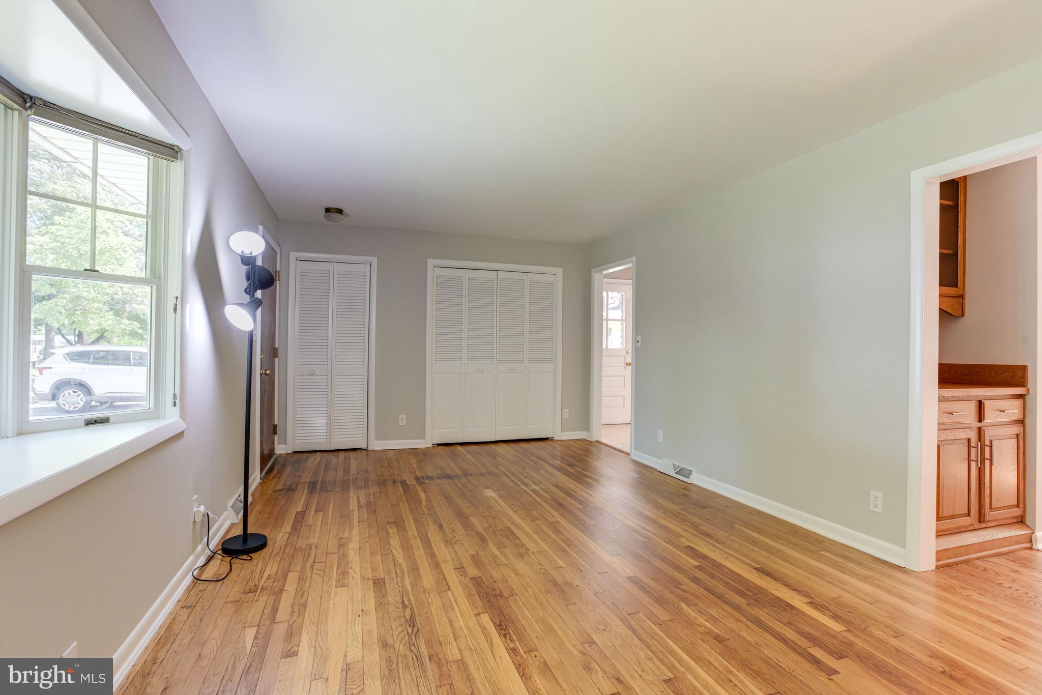 13215 Pine Road Bowie, MD 20720 - Photo 5 of 33 Living Room