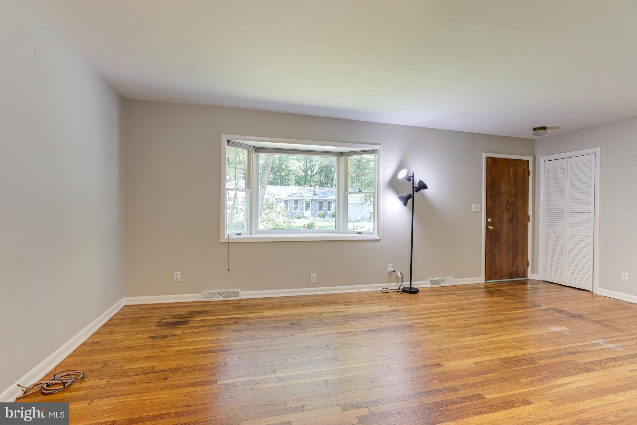 13215 Pine Road Bowie, MD 20720 - Photo 6 of 33 Living Room