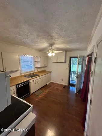 $239,000 | 2093 Burney Ford Road, Clarkton, NC 28433