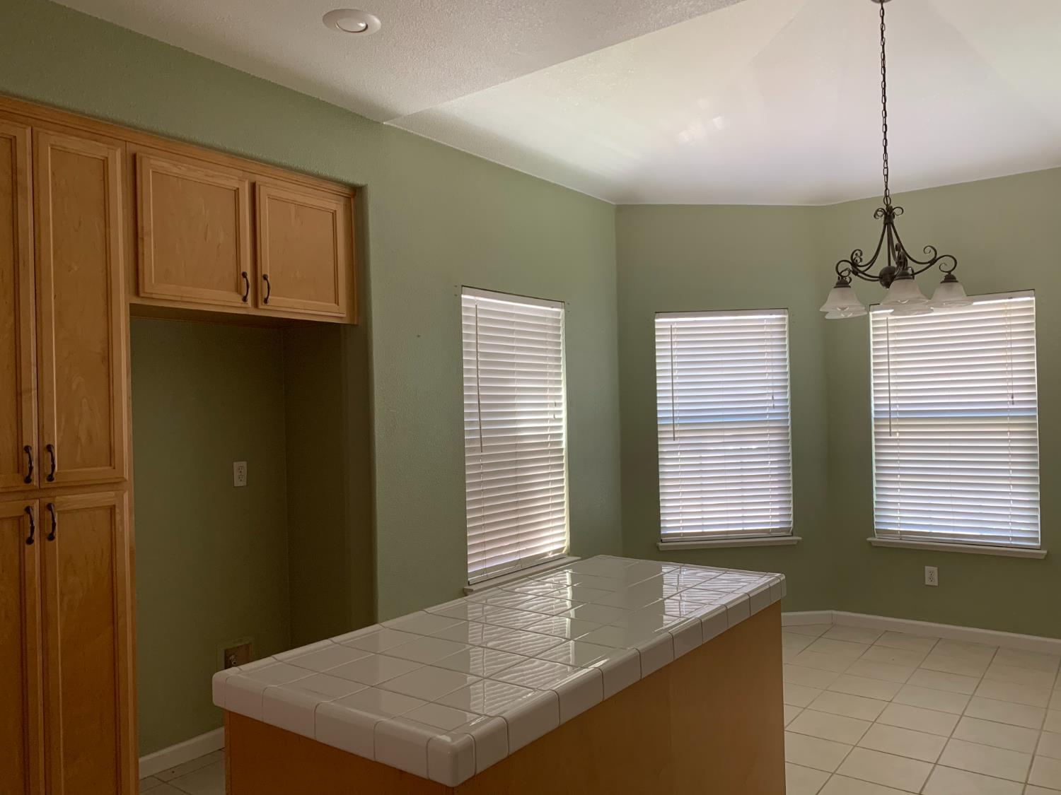 3532 Lauding Way Modesto, CA 95355 - Photo 5 of 21 a room with window and ceiling fan