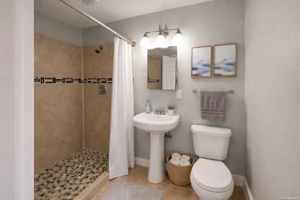 $950 | 538 Kayton Avenue, Unit 538, San Antonio, TX 78210