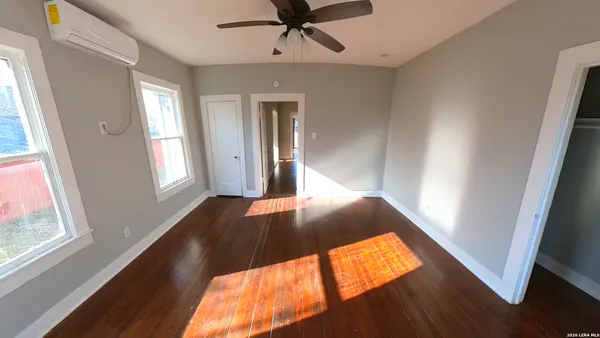 $950 | 538 Kayton Avenue, Unit 538, San Antonio, TX 78210