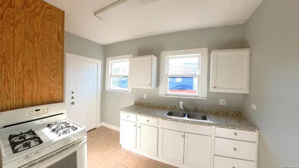 $950 | 538 Kayton Avenue, Unit 538, San Antonio, TX 78210