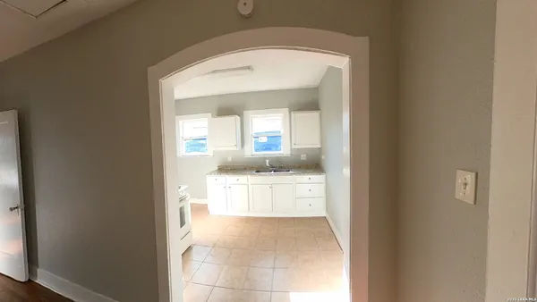 $950 | 538 Kayton Avenue, Unit 538, San Antonio, TX 78210