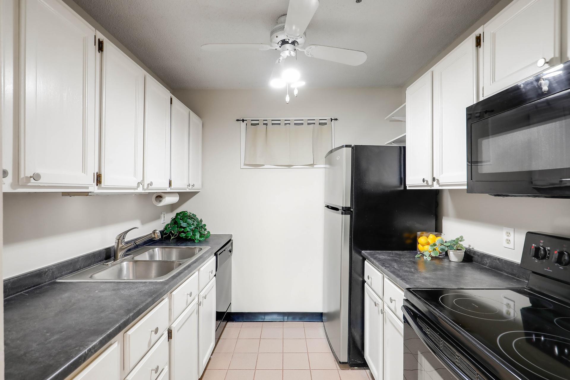 2150 Ridge Drive, Unit 14 St. Louis Park, MN 55416 - Photo 10 of 37