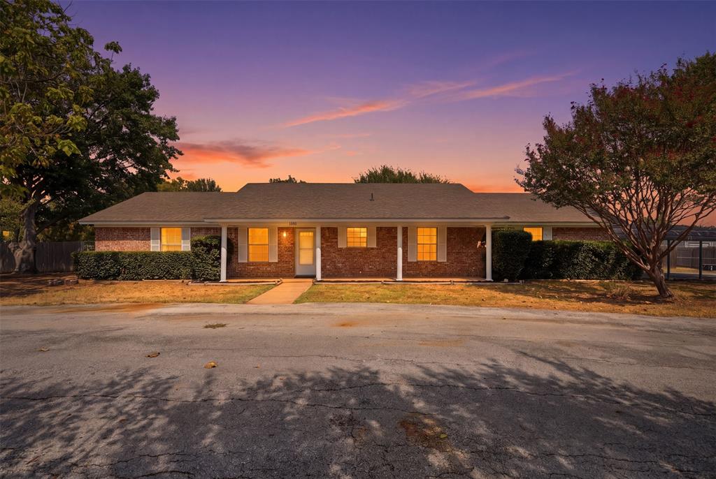 6880 Sandy Beach Road Azle, TX 76020 - Photo 4 of 32 Gallery Image 4
