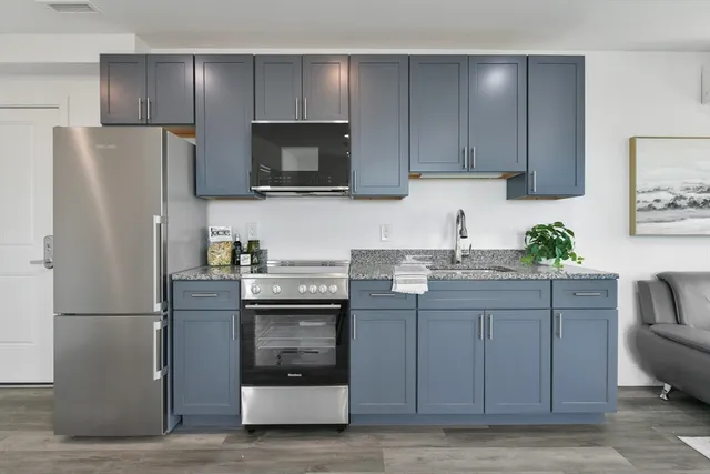 $2,200 | 585 Essex Street, Unit 716, Lynn, MA 01901