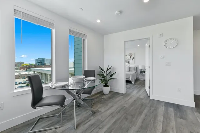 $2,200 | 585 Essex Street, Unit 716, Lynn, MA 01901