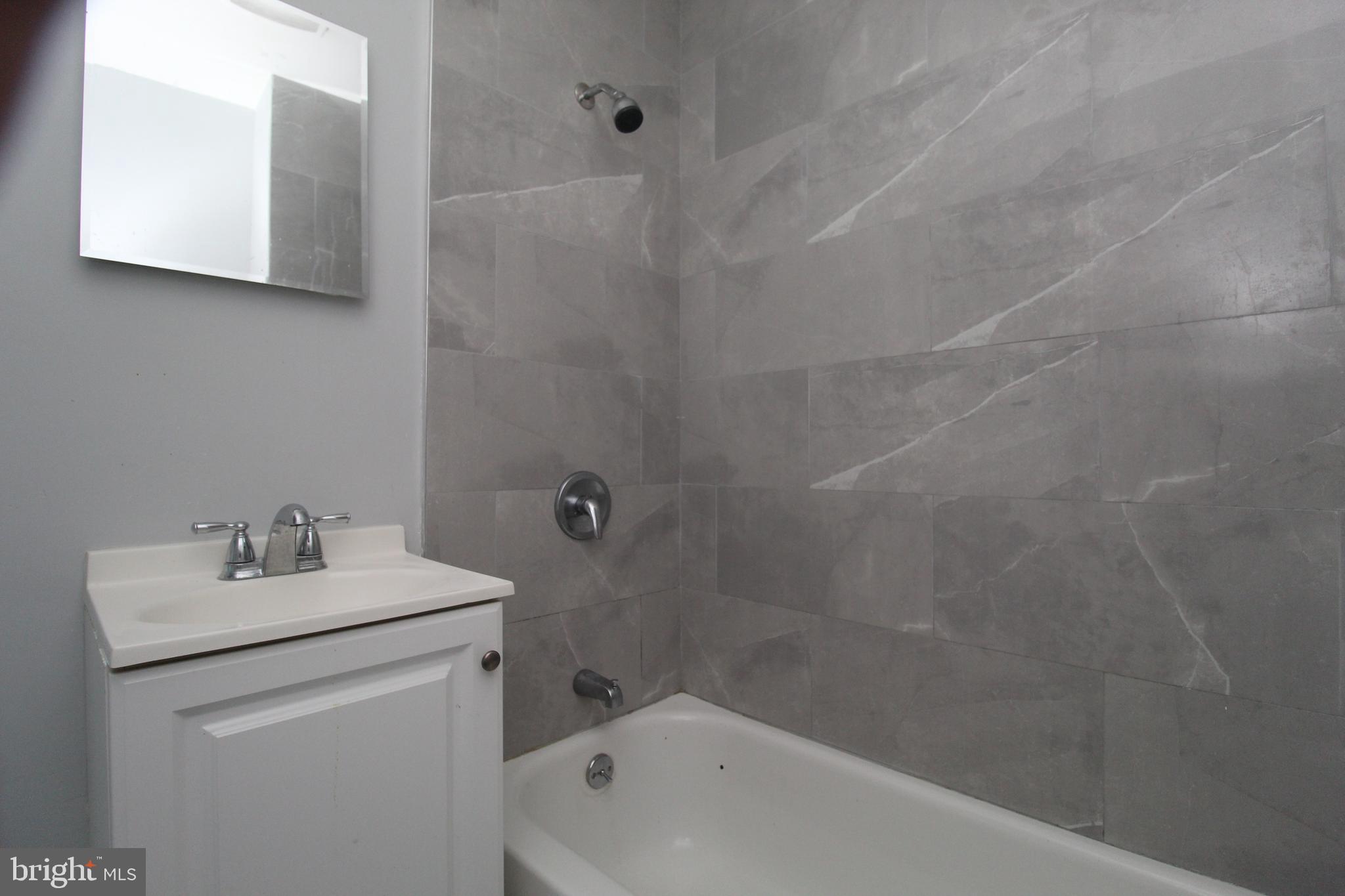 1913 South 20th Street, Unit 4 Philadelphia, PA 19145 - Photo 6 of 19