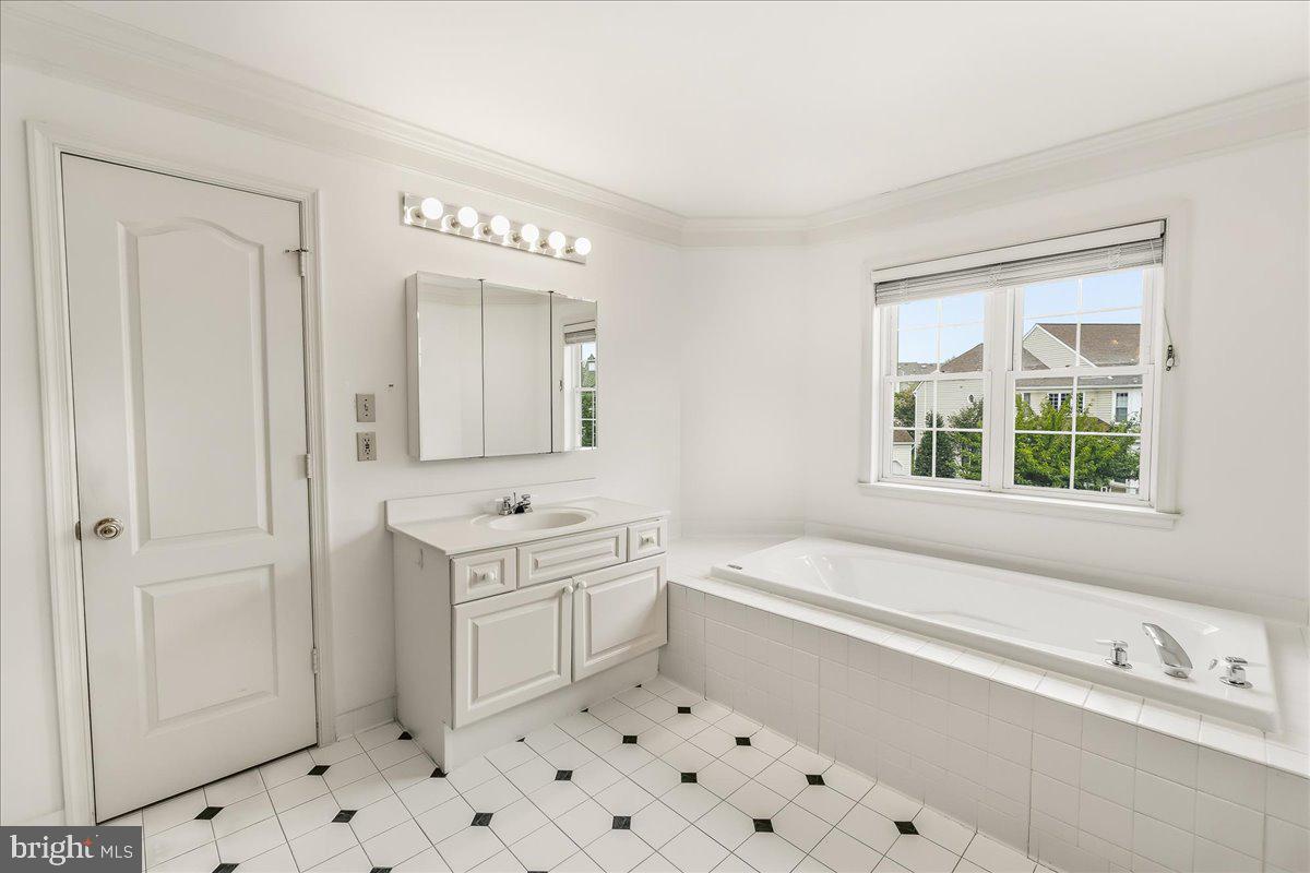 2549-2549 Bear Den Road Frederick, MD 21701 - Photo 35 of 84 Master Bathroom