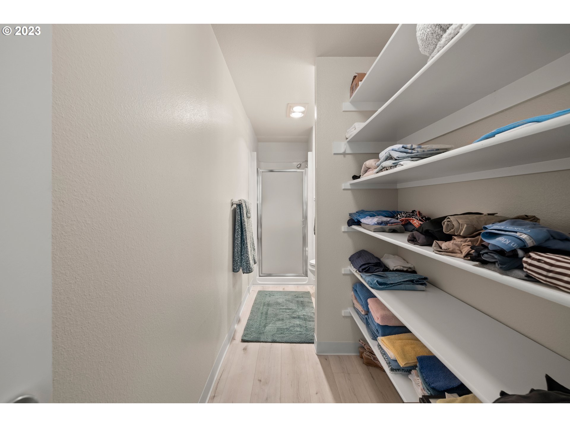 8720 Southwest Tualatin Road, Unit 321 Tualatin, OR 97062 - Photo 16 of 21 a kitchen with a refrigerator and a stove