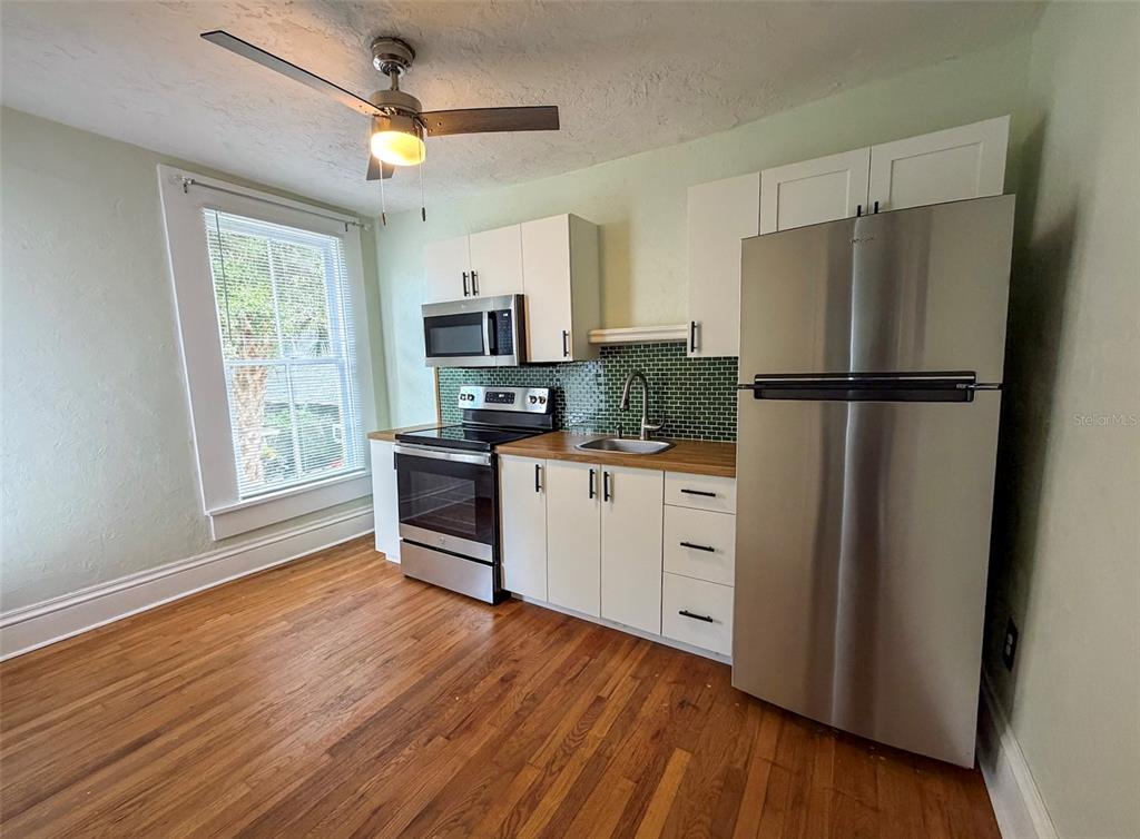 123 Northeast 8th Street Gainesville, FL 32601 - Photo 3 of 15