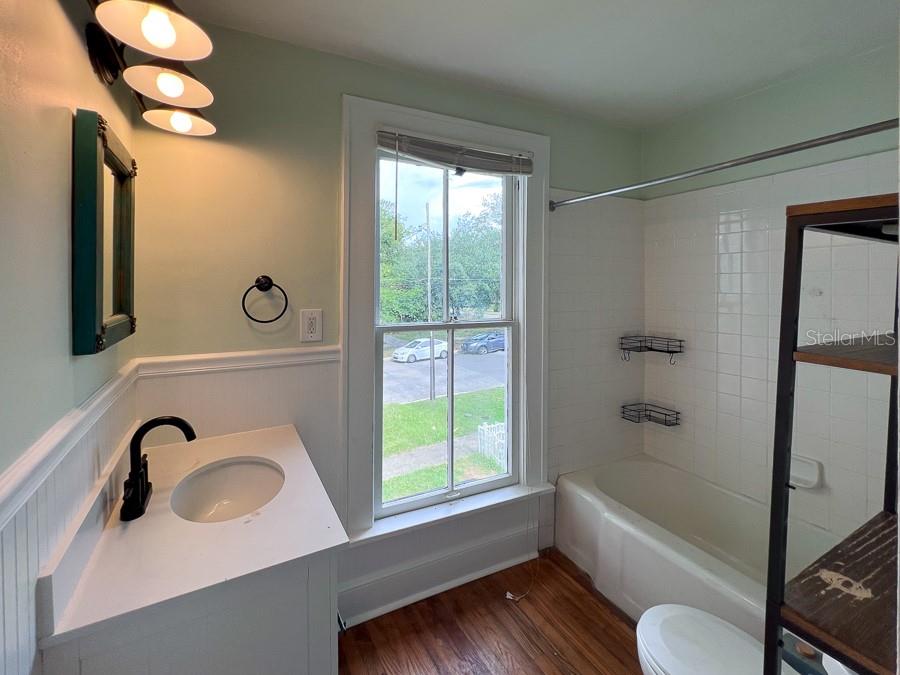 123 Northeast 8th Street Gainesville, FL 32601 - Photo 10 of 15