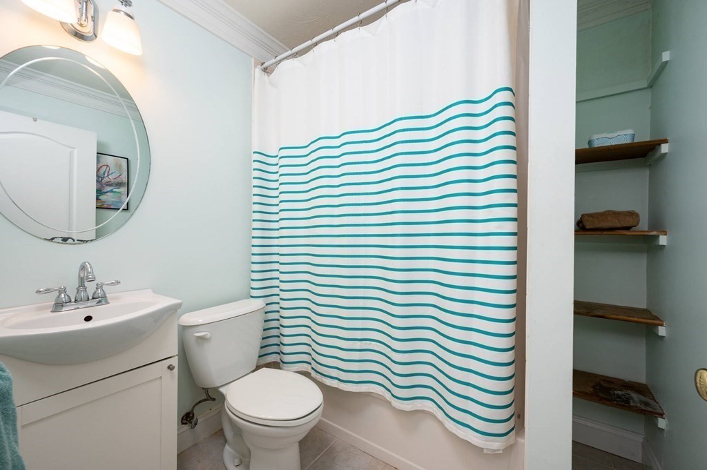 34 Hickory Road Halifax, MA 02338 - Photo 12 of 31 Gallery Image 12