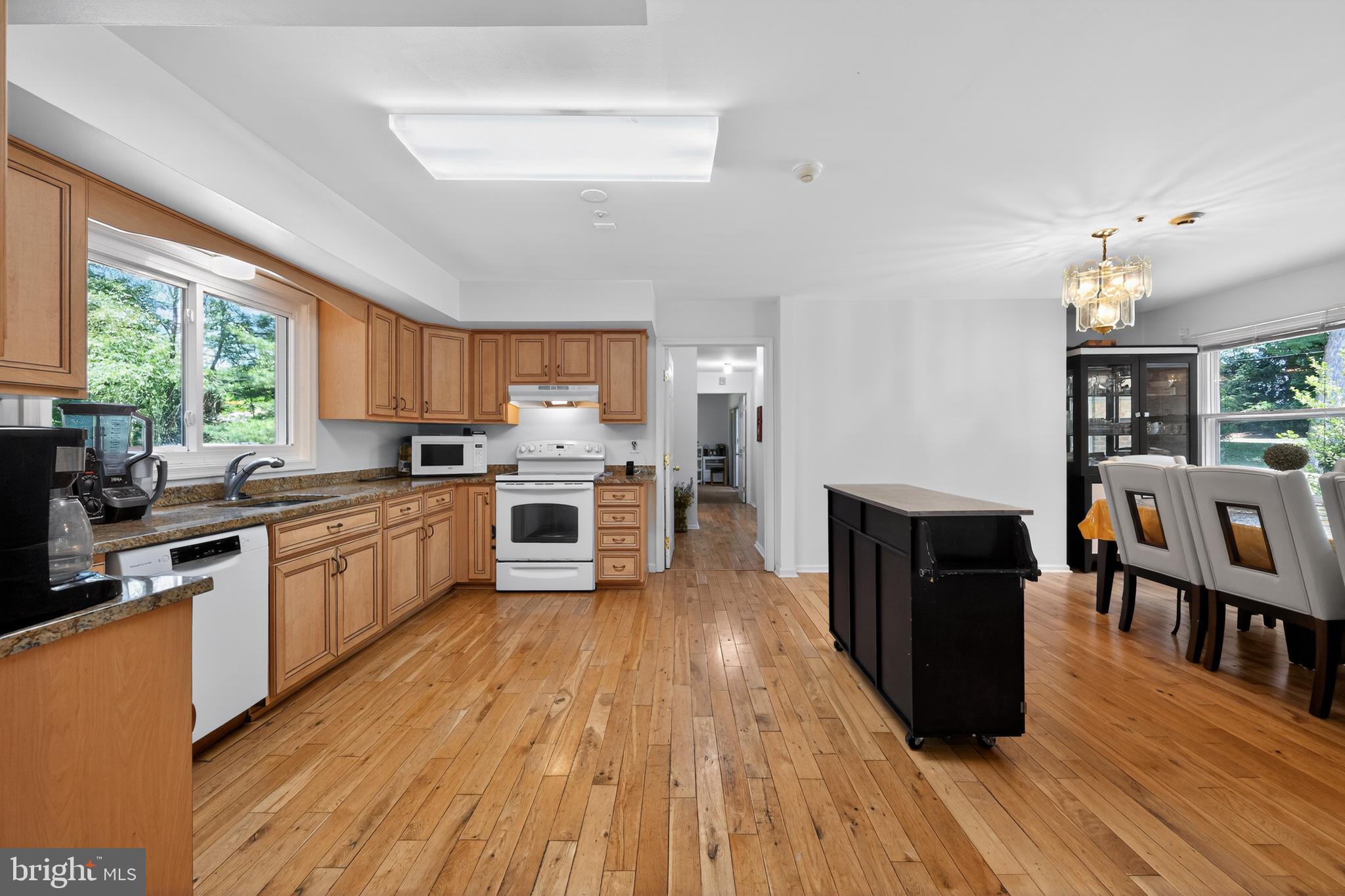 112 Marple Road Haverford, PA 19041 - Photo 8 of 36