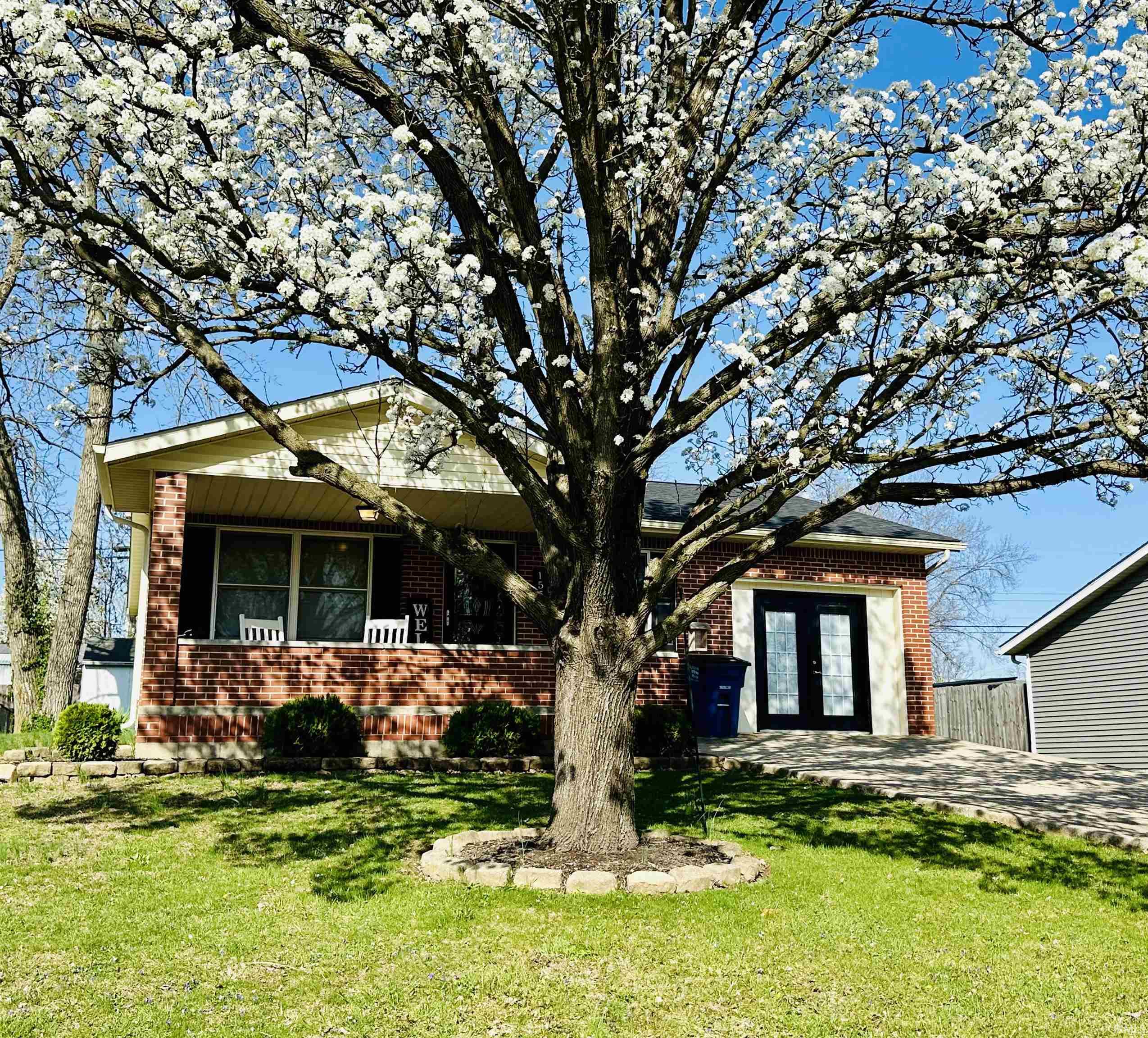 155 J J Hunter Drive Bedford, IN 47421 - Photo 2 of 11