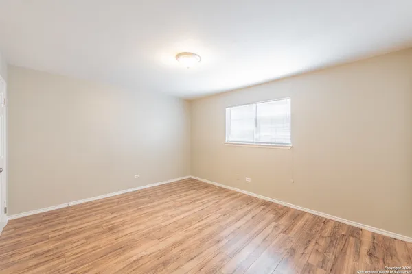 $950 | 615 Vance Jackson Road, Unit 101, San Antonio, TX 78201