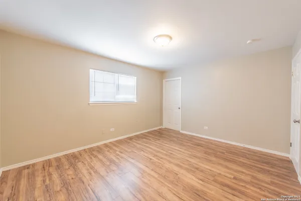 $950 | 615 Vance Jackson Road, Unit 101, San Antonio, TX 78201