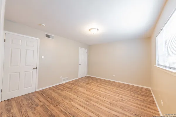 $950 | 615 Vance Jackson Road, Unit 101, San Antonio, TX 78201