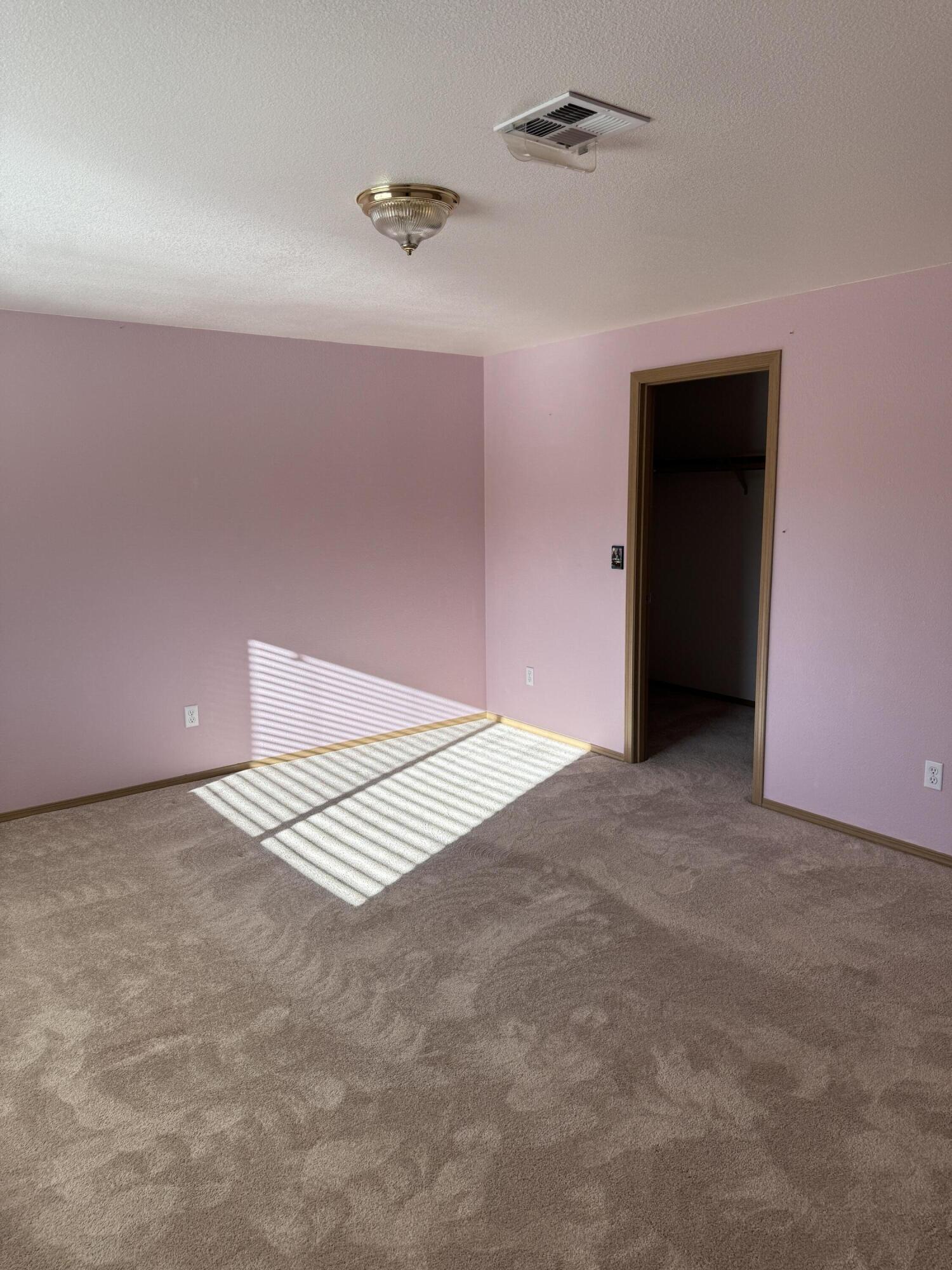 7165 Old Stage Road Central Point, OR 97502 - Photo 12 of 18 a view of an empty room