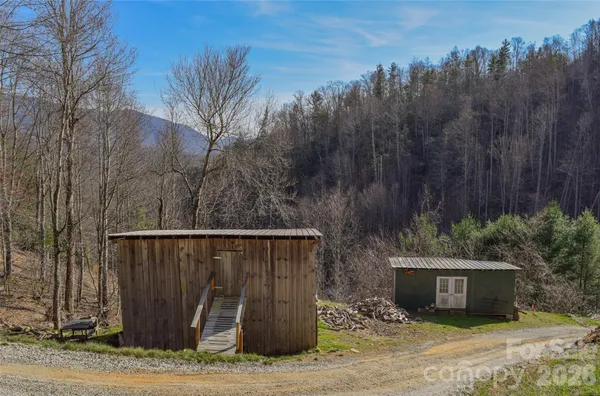 $200,000 | 710 Greasy Creek Road, Bakersville, NC 28705