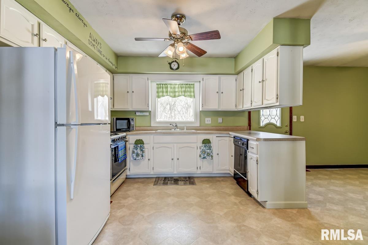 2830 Piper Road Springfield, IL 62707 - Photo 6 of 29