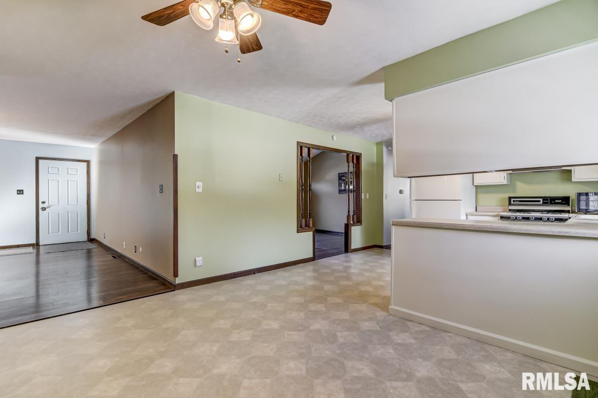 2830 Piper Road Springfield, IL 62707 - Photo 8 of 29
