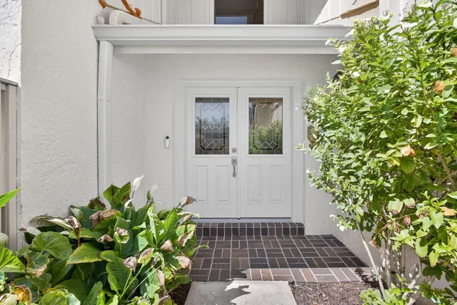 a view of a entryway of the house