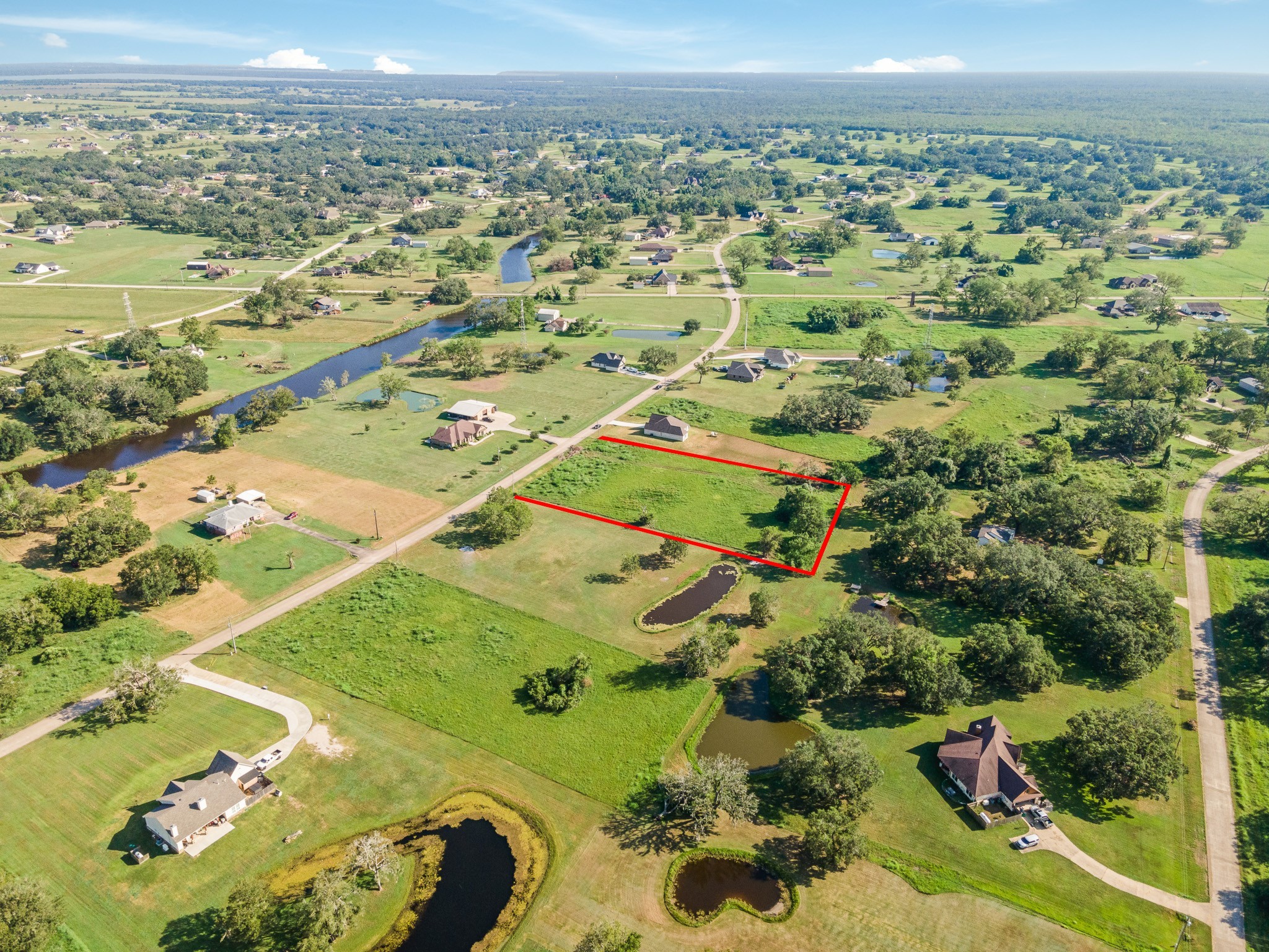 626 Mill Road Angleton, TX 77515 - Photo 7 of 12 a view of a city