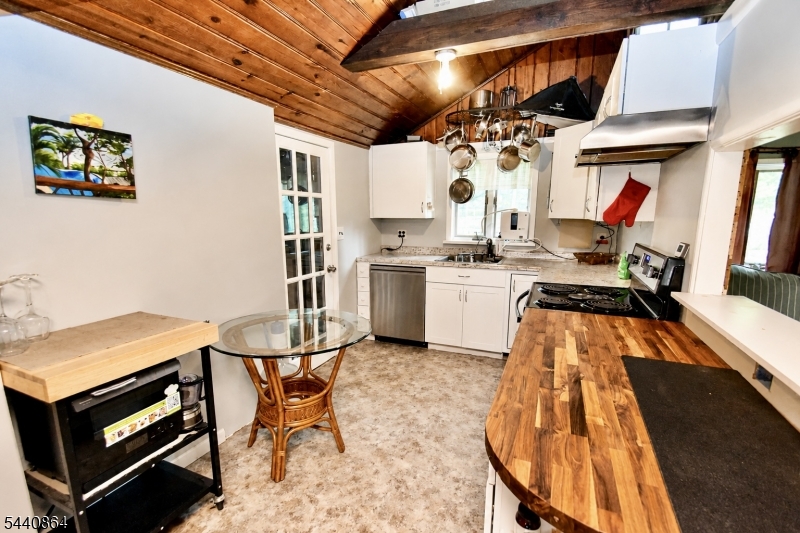29 Ferris Lane Oak Ridge, NJ 07438 - Photo 5 of 9