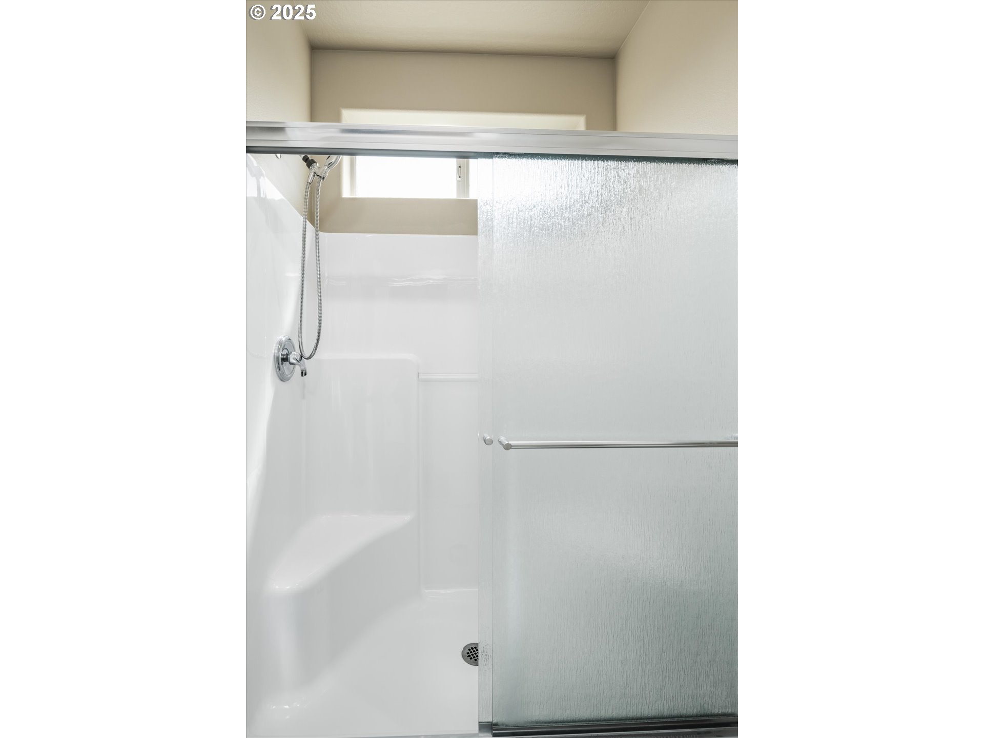 3768 Pachysandra Place Eugene, OR 97402 - Photo 24 of 41 a bathroom with a shower