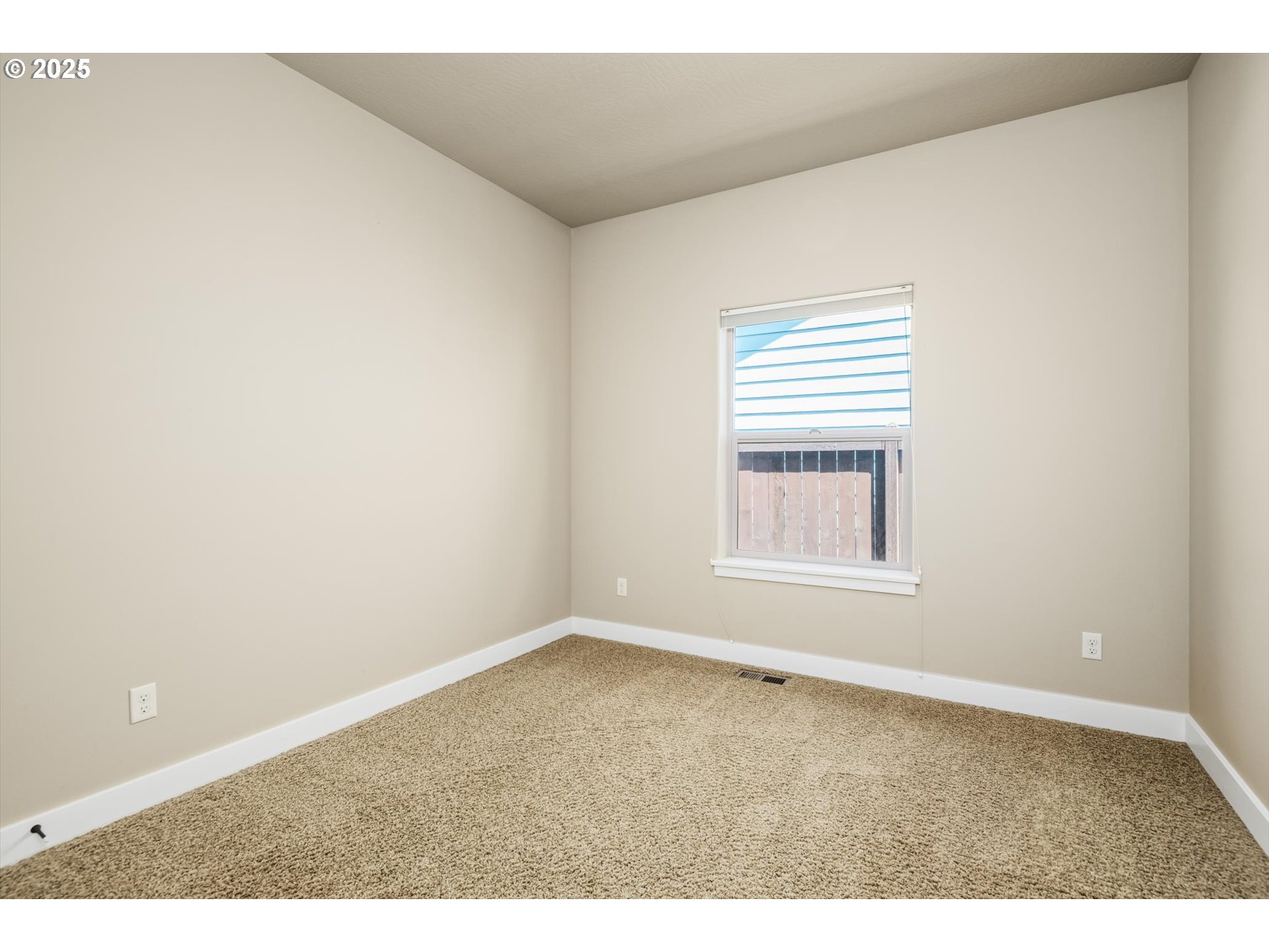 3768 Pachysandra Place Eugene, OR 97402 - Photo 27 of 41 an empty room with a window