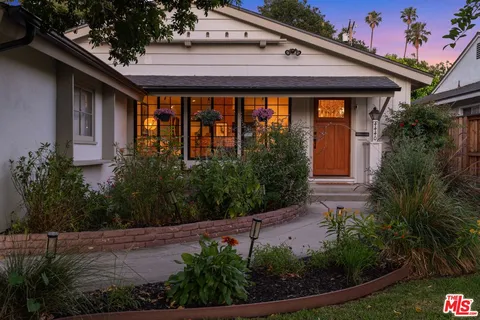 $1,599,000 | 4440 Sylmar Avenue, Sherman Oaks, CA 91423