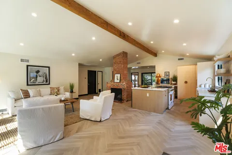 $1,599,000 | 4440 Sylmar Avenue, Sherman Oaks, CA 91423