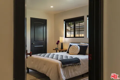 $1,599,000 | 4440 Sylmar Avenue, Sherman Oaks, CA 91423