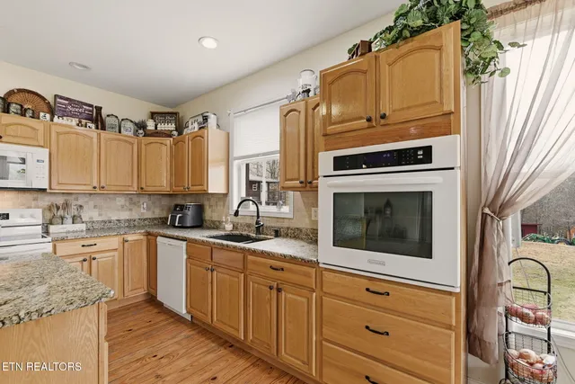 $1,800,000 | 445-443 Leighton Lane, Jacksboro, TN 37757