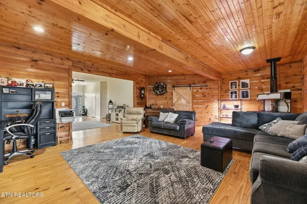 $1,800,000 | 445-443 Leighton Lane, Jacksboro, TN 37757