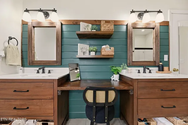 $1,800,000 | 445-443 Leighton Lane, Jacksboro, TN 37757